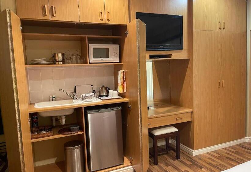 Номер Стандарт, Upper Room Guesthouse