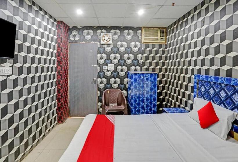 Трехместный Номер Классика, Oyo Flagship Hotel Aditya Inn