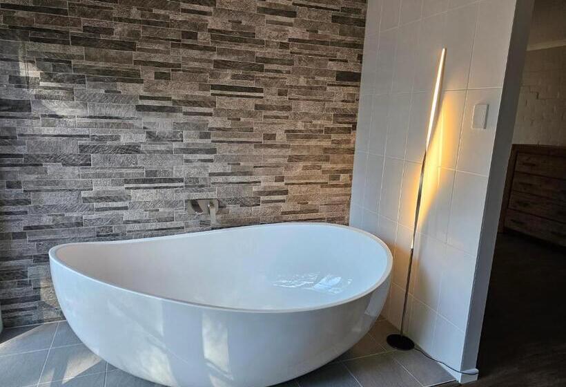 Quarto Estandar Cama King, The Garden House Bnb