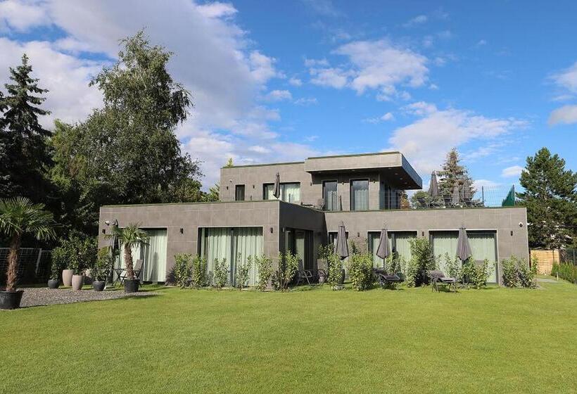 استودیوی لوکس, Prestige Miskolctapolca