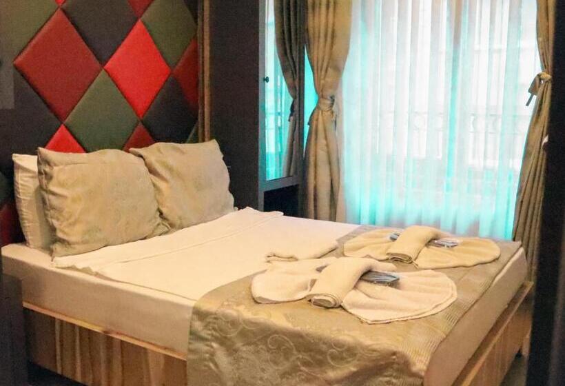 اتاق اکونومی, Grand Esen