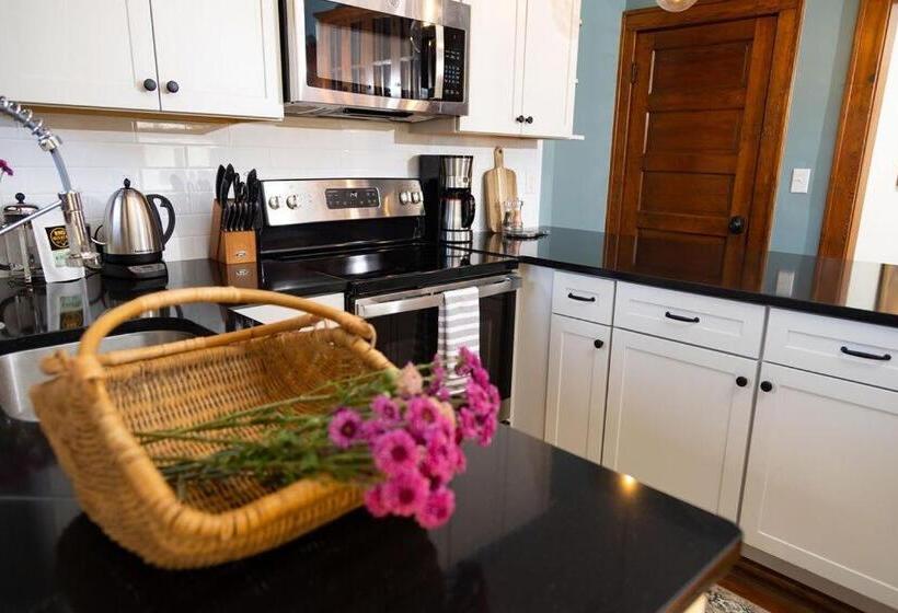 Family Suite, The Winona House   Boutique Hotel Near Downtown