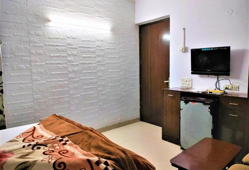 اتاق استاندارد, White Palace,nizamuddin Railway Station