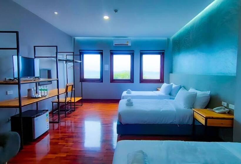 디럭스 트리플 룸, The Riva Vientiane