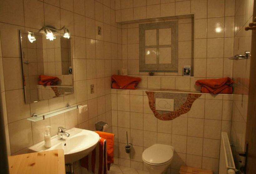 Номер Стандарт, Familienbauernhof Christa
