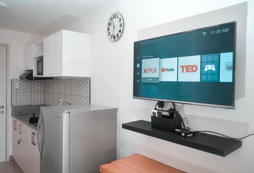 استودیو استاندارد با بالکن, Coolspace @ Smdc Wind Residence Budget, Wifi, Netflix