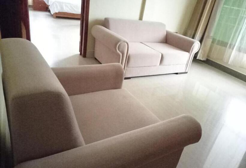 Люкс, Des Grand Hotel Mwanza