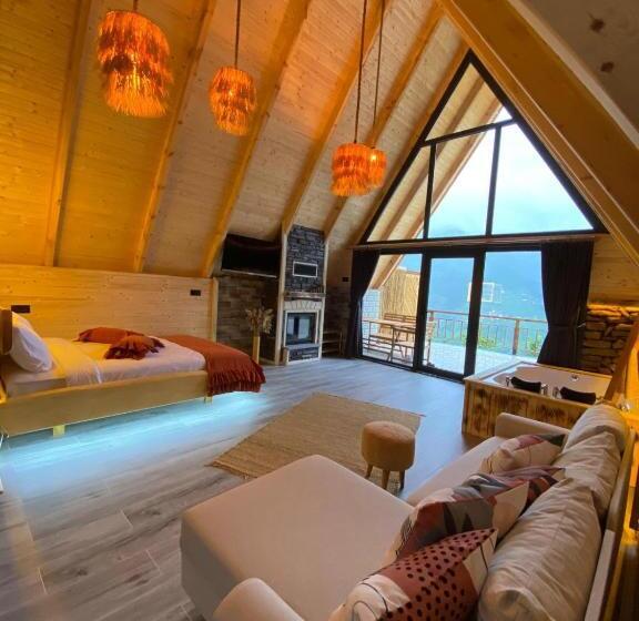 Трехместный Номер Deluxe, Pathika Bungalov