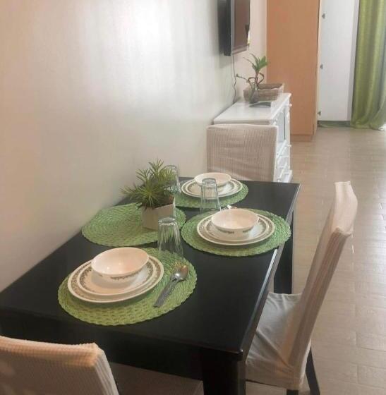 Студио Стандарт с Балконом, Naia Megaworld Condo Balay 81
