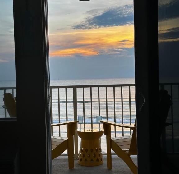 סטודיו סטנדרט עם מרפסת, Oceanfront Oasis