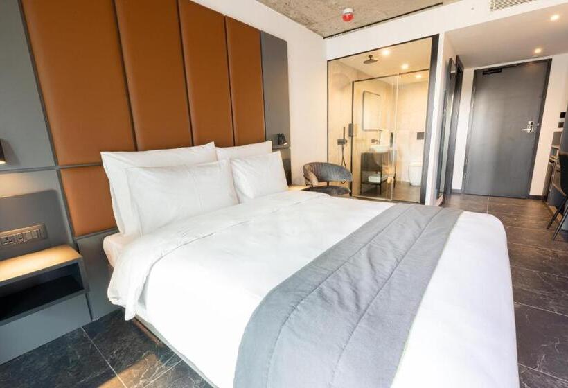Comfort room with balcony, The Londoner Hotel St. Julian S