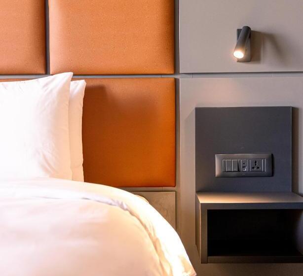 اتاق اجرایی, The Londoner Hotel St. Julian S