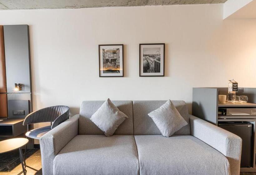 اتاق اجرایی, The Londoner Hotel St. Julian S