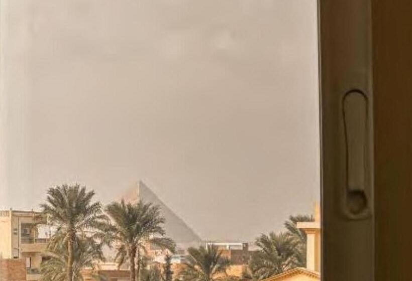 اتاق لوکس یک تخته, Puzzle Pyramids Inn