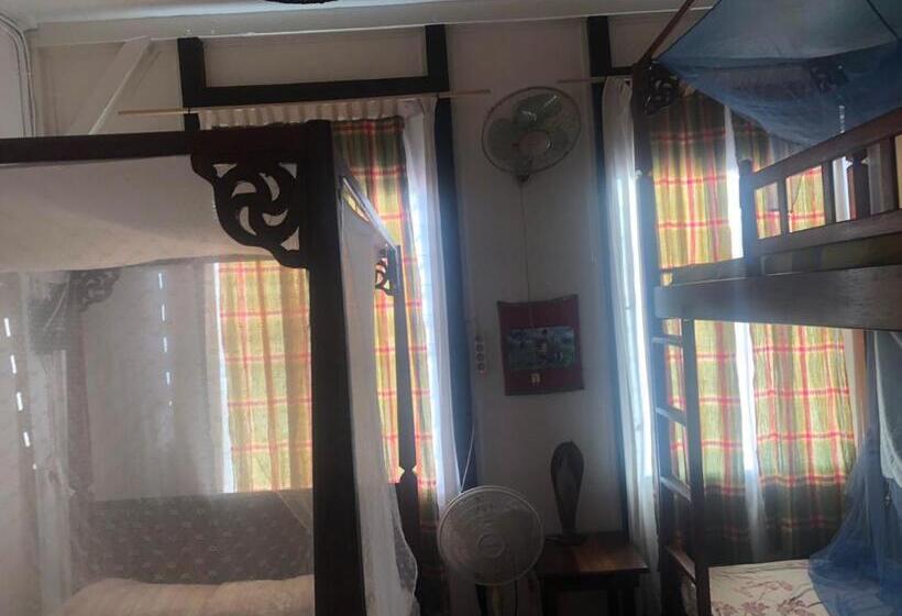 اتاق استاندارد چهار تخته, Pied A Terre