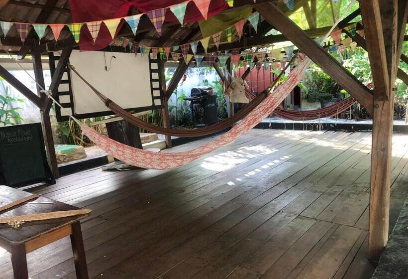 چادر با خدمات رفاهی استاندارد, Pied A Terre