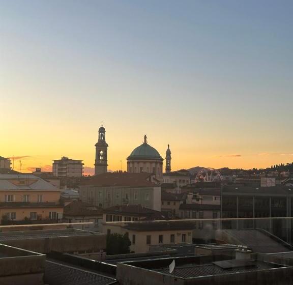 اتاق استاندارد چهار تخته, Feel   Bellavista Suites
