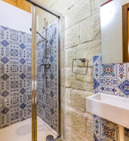 خانه 4 خوابه, Gozo Pool Farmhouse Hosted By Sweetstay