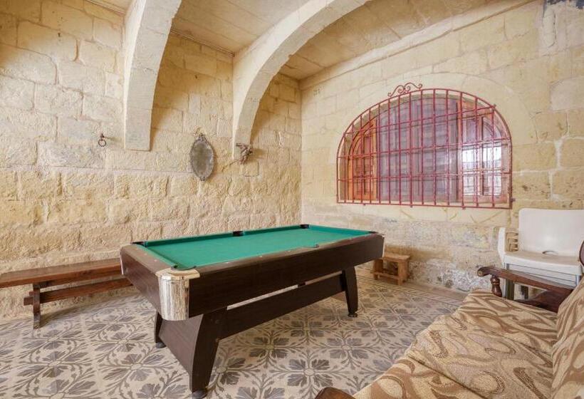 خانه 4 خوابه, Gozo Pool Farmhouse Hosted By Sweetstay