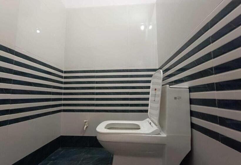 トリプルクラシックルーム, Oyo Flagship Darbar Guest House