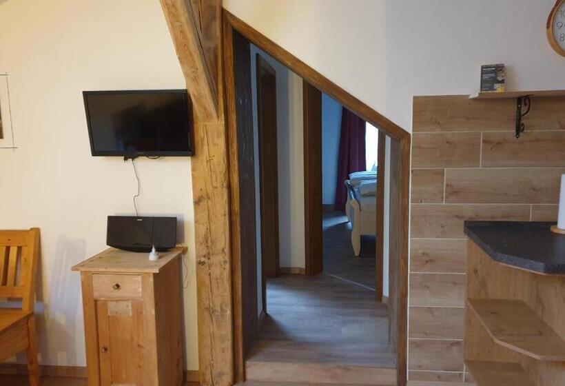 Студия Стандарт, Wolfeicherhof