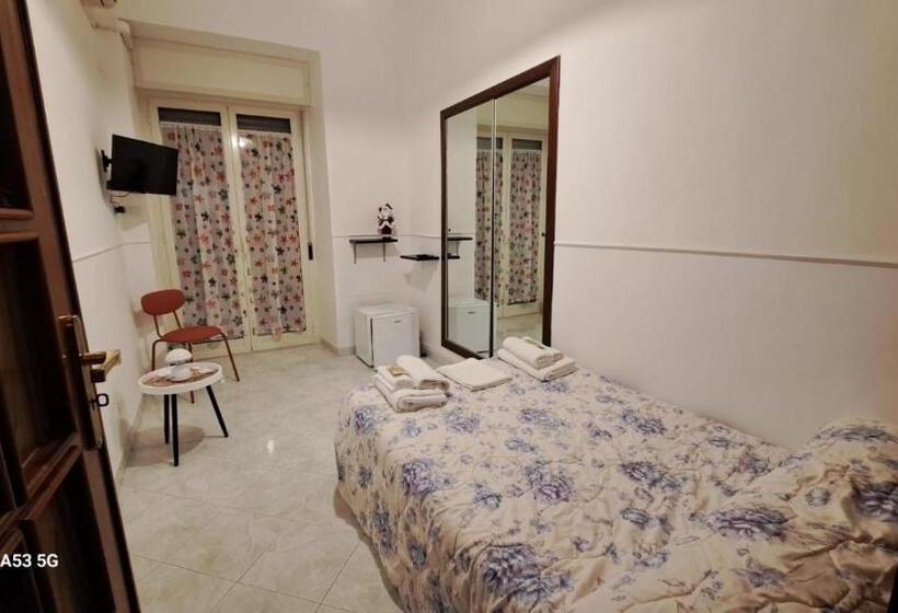 اتاق استاندارد چهار تخته, Aurora E Dad Naples Center B&b