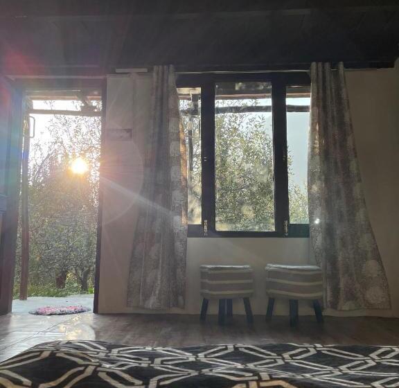 اتاق استاندارد با تخت بزرگ, Mandap Cottage & Cafe
