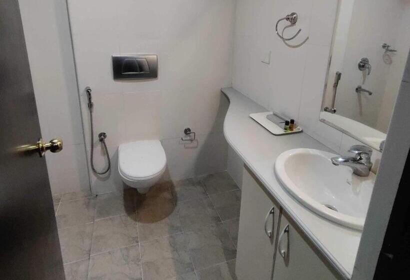 Трехместный Номер Классика, Collection O Ayesha Homes