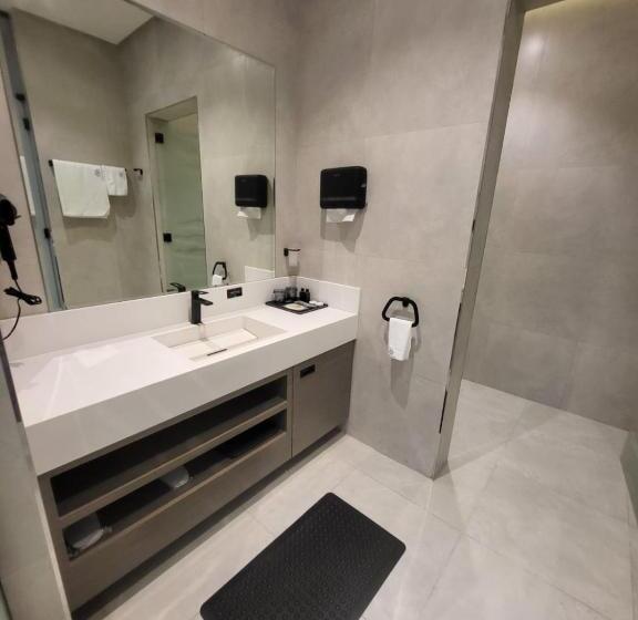 Family Suite, Msharef Almoden