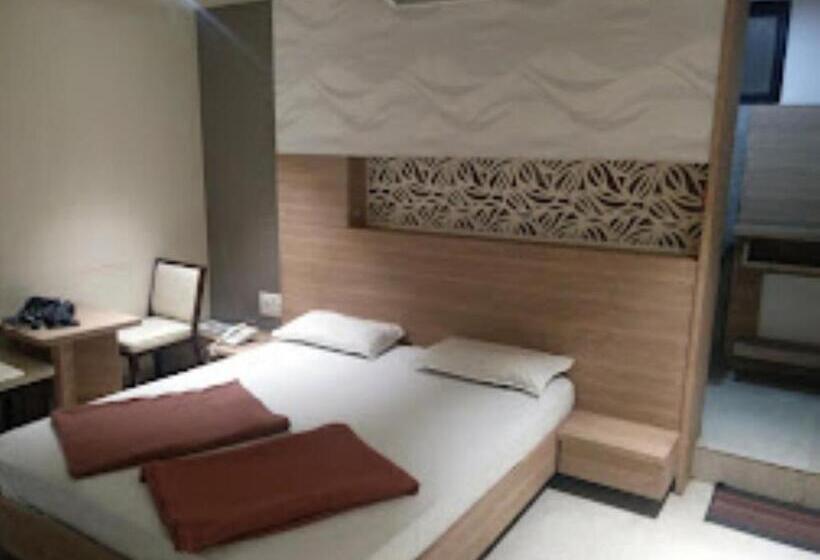 Номер Deluxe, Sagar Executive Beed