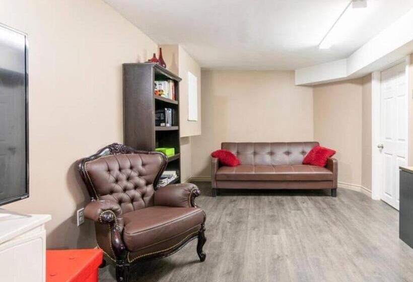 Номер Стандарт, Bella S Palace 2 Bedrooms Lower Level Unit In Town Home With Separate Entrance