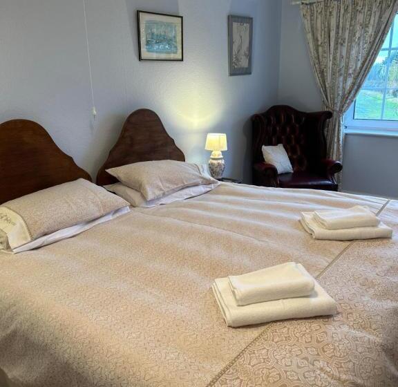 اتاق لوکس, Lucy Cross Guest House
