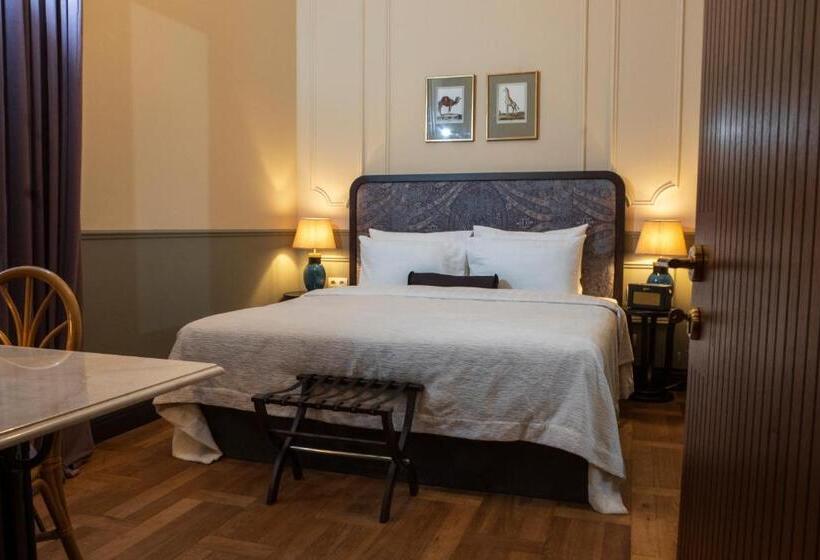 اتاق استاندارد با تخت بزرگ, Communal Hotel Kutaisi