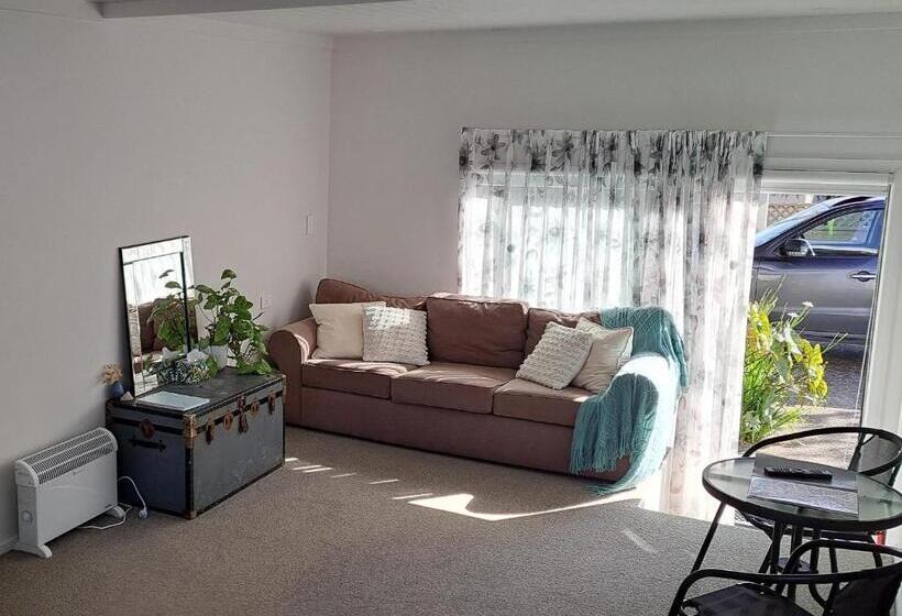 Escritório Deluxe, Guest Nest In Whitianga   2 Min Walk To Beach