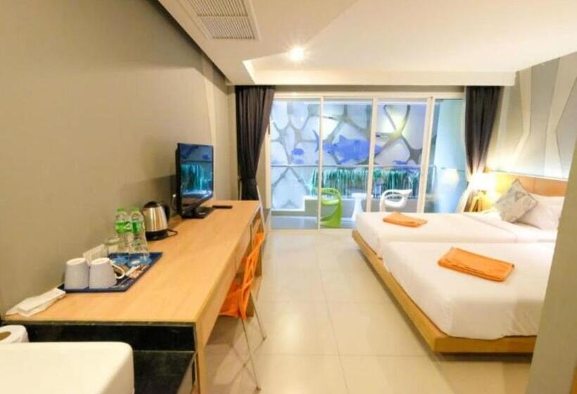스탠다드 룸, Mad Monkey Phuket