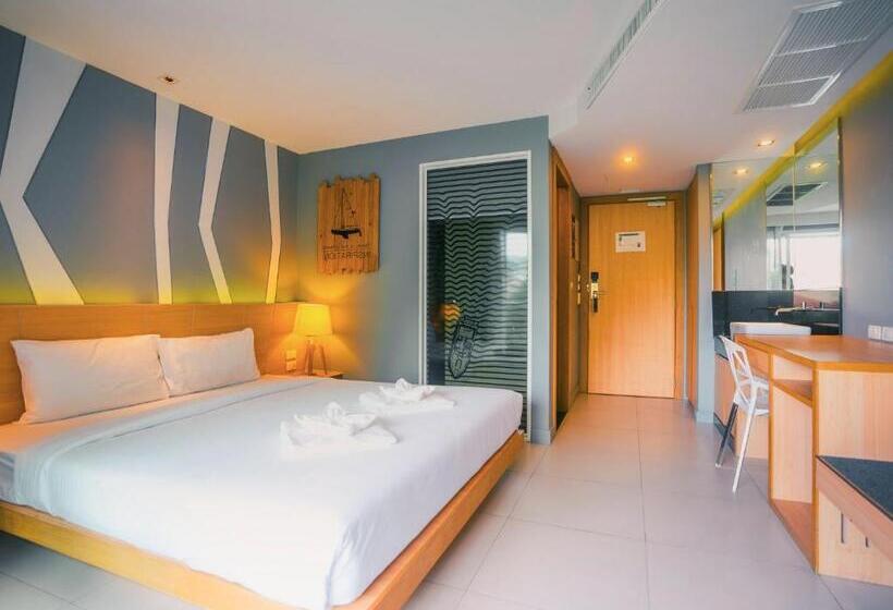 스탠다드 룸, Mad Monkey Phuket