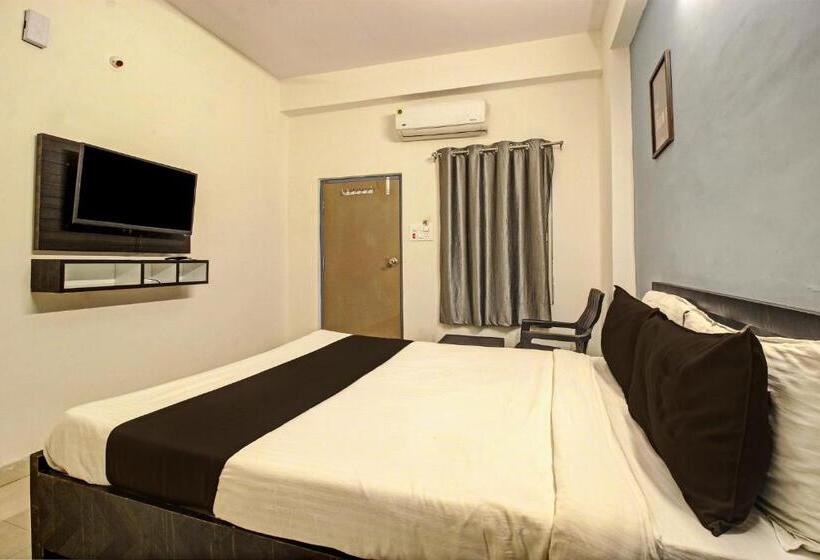 اتاق کلاسیک سه تخته, Oyo Flagship Hotel Seven Hills