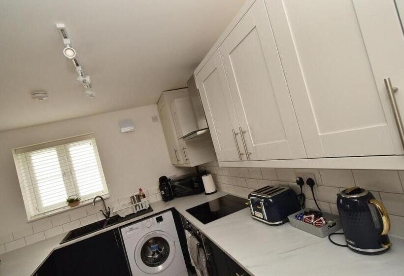 דירת חדר בקומת קרקע, Chester Road Serviced Apartments