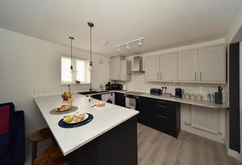 דירת חדר בקומת קרקע, Chester Road Serviced Apartments