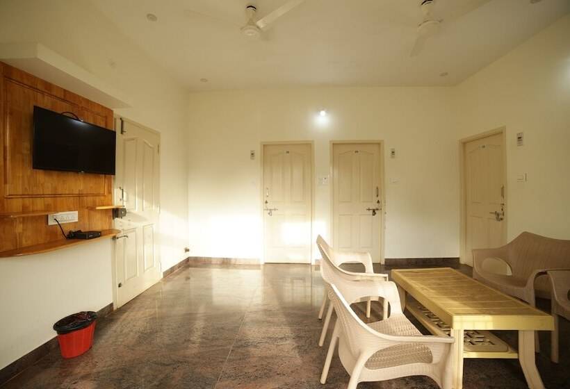 Апартаменты Deluxe 1 Спальня, Naksha Tree Hotel  Yelagiri Hills