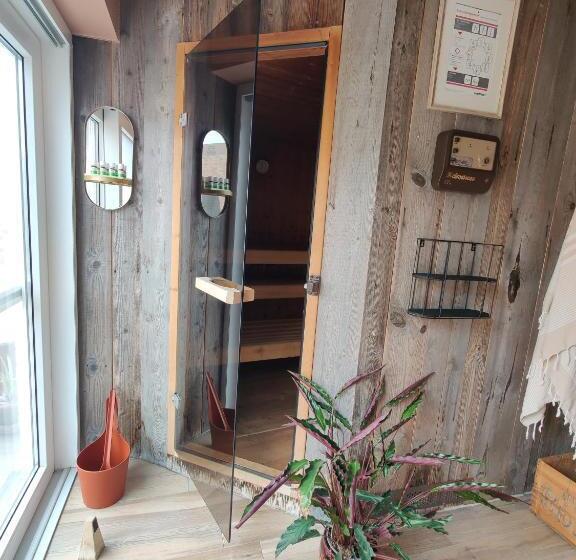 Номер Стандарт Вид на Бассейн, Chambre D Eau