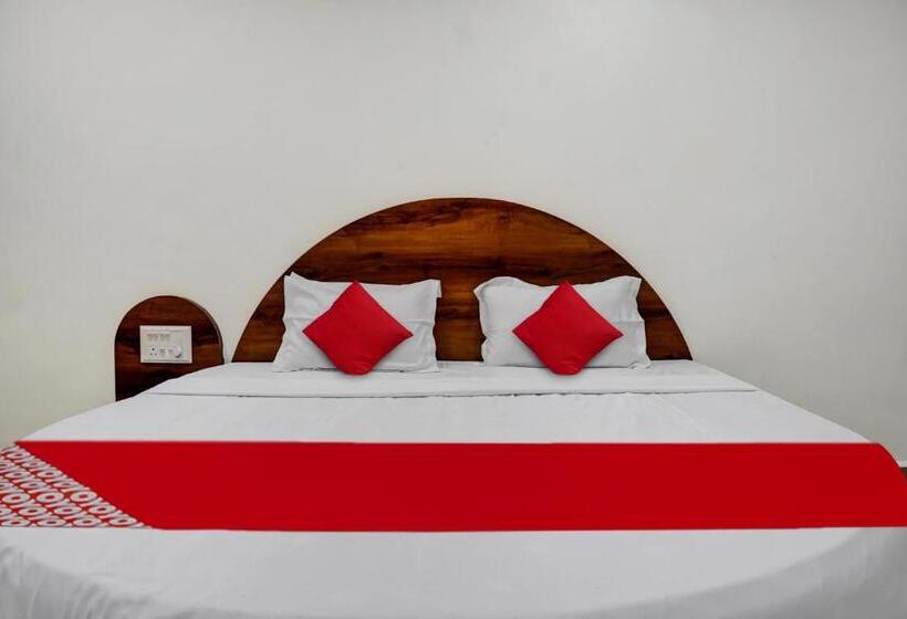 Трехместный Номер Классика, Oyo Om Shree Executive Lodging