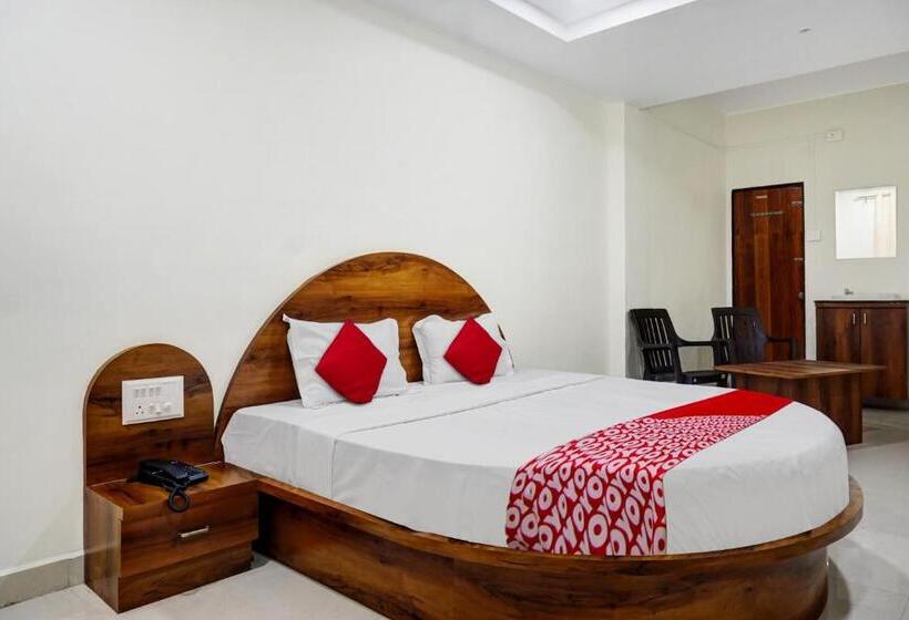 Трехместный Номер Классика, Oyo Om Shree Executive Lodging