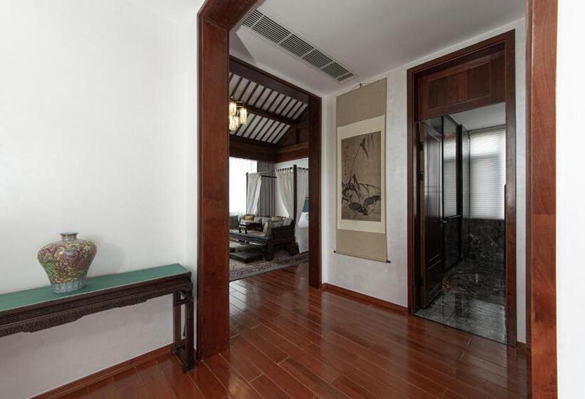 Люкс Deluxe Кровать Кинг, Lijiang Heting Nakhi Boutique Hotel   Lijiang Ancient Town