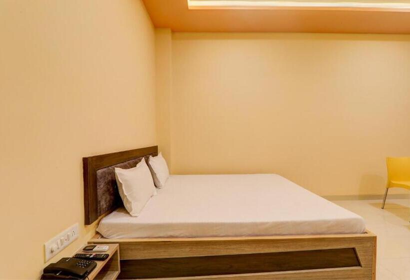 Трехместный Номер Классика, Oyo Hotel Ambika Palace