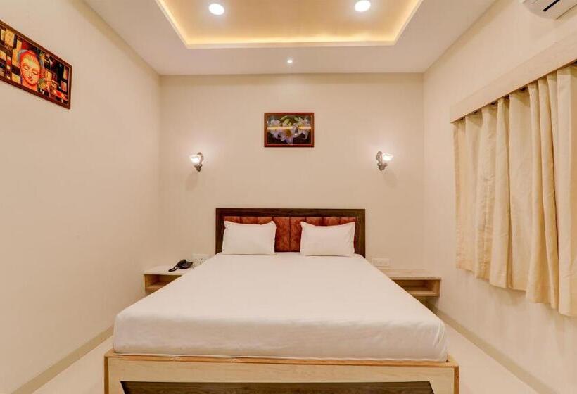 Трехместный Номер Классика, Oyo Hotel Ambika Palace