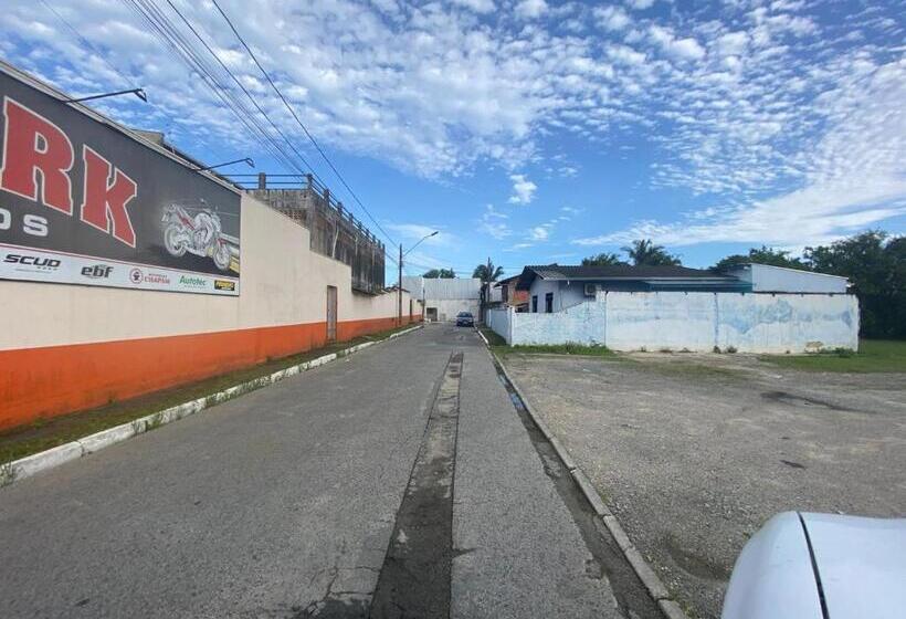 스위트, Itajaí Hostel Pousada