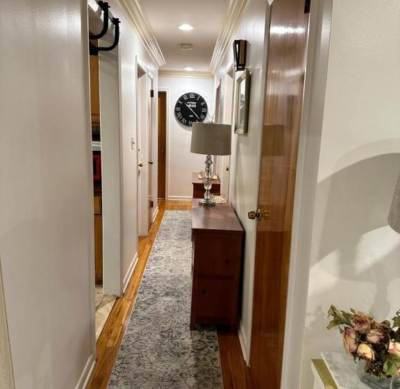 스탠다드 스튜디오, Welcoming Private Suite With French Touches