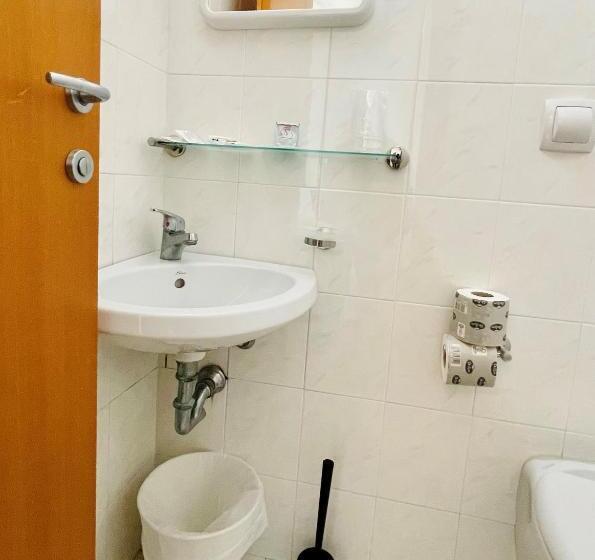 غرفة إقتصادية ثلاثية, Dependance Hotel Marina