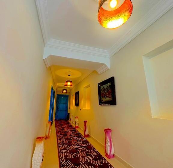 Номер Стандарт Вид на Горы, Auberge Dalia